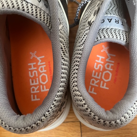 TraQ by Algeria sneakers. Womens size 10 - Picture 7 of 15